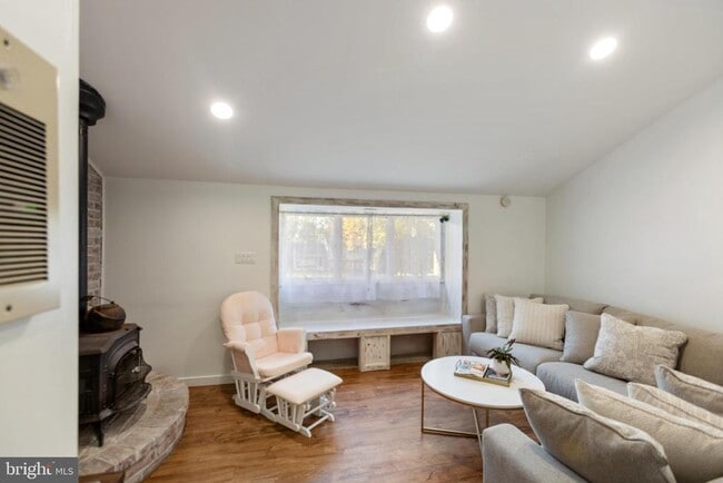 Building Photo - 1801 N Hills Ave