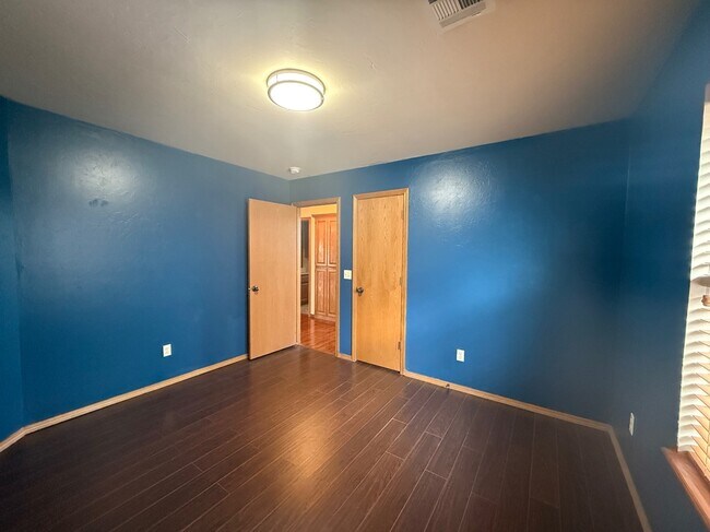 Building Photo - 616 Morningside Dr