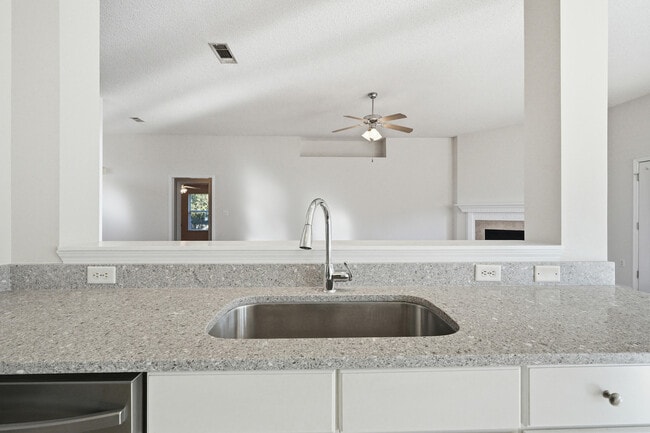 Building Photo - 4227 Shadow Ln