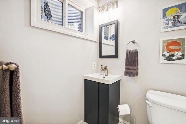 Building Photo - 821 Church St