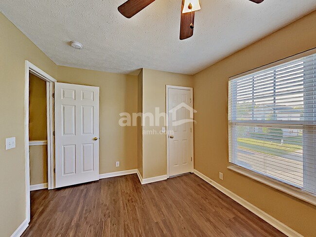 Building Photo - 2901 Summer Hollow Ct