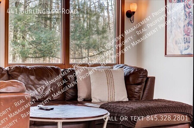 Building Photo - 441 Burlingham Rd