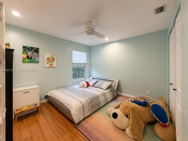 Building Photo - 2616 Oakbrook Ct