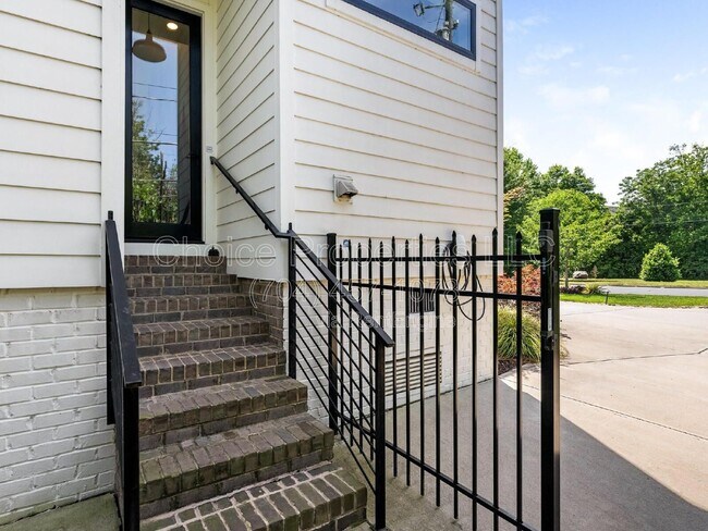 Building Photo - 3239 Westfield Rd