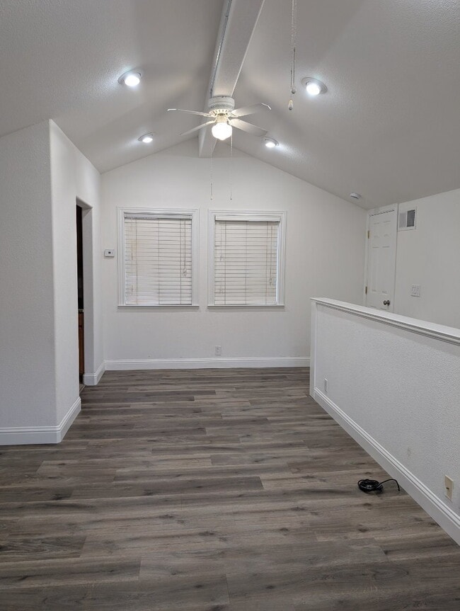 Building Photo - A very nice Studio in a nice neighborhood in South San Jose