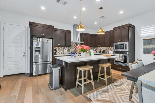 Building Photo - Stunning McKinley Village Home