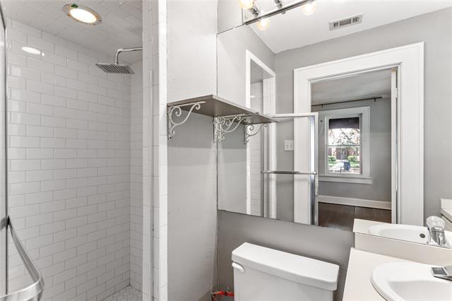 Building Photo - 2711 Greene Ave