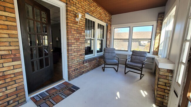 Building Photo - 1601 N Broadway St