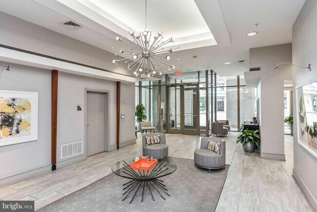 Building Photo - 3600 S Glebe Rd