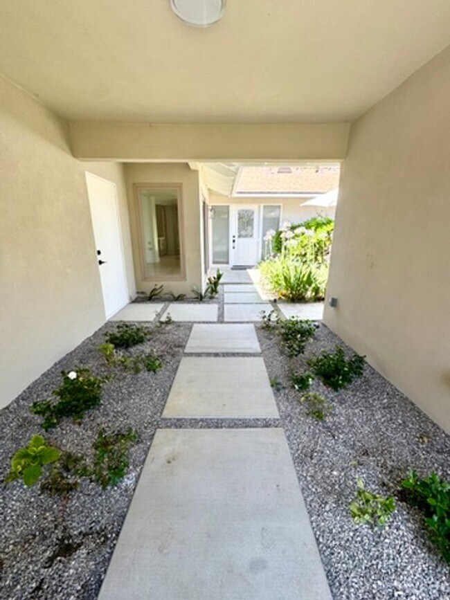 Building Photo - Luxury Living Redefined – Fully Renovated & Move-In Ready!