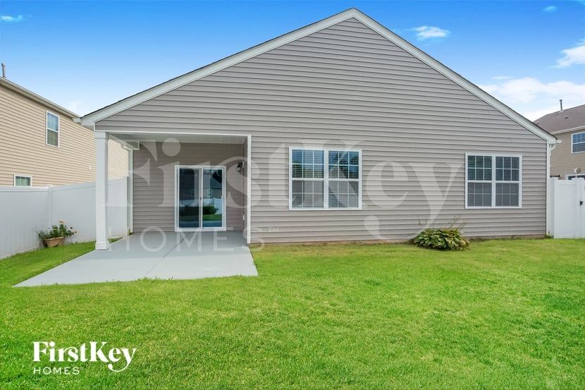 Building Photo - 133 Kingsway Dr