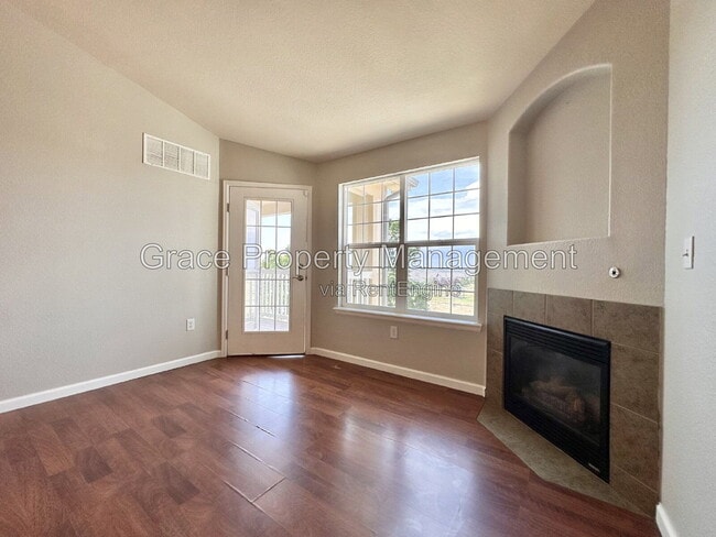 Building Photo - 5735 N Genoa Way