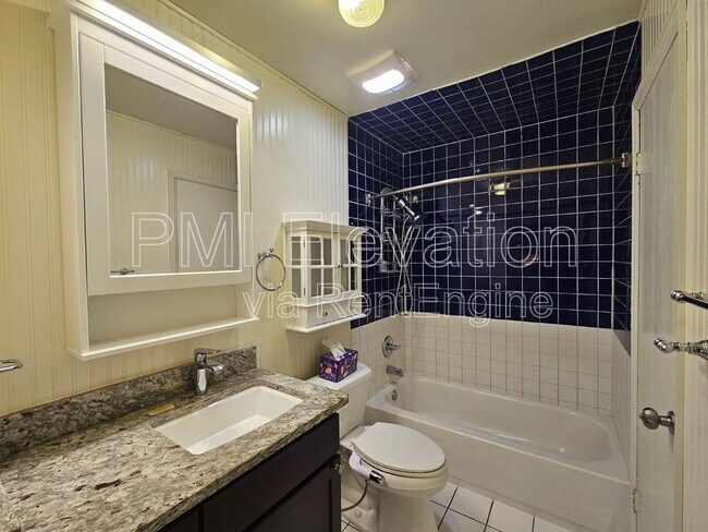 Building Photo - 7411 S Carr Ct