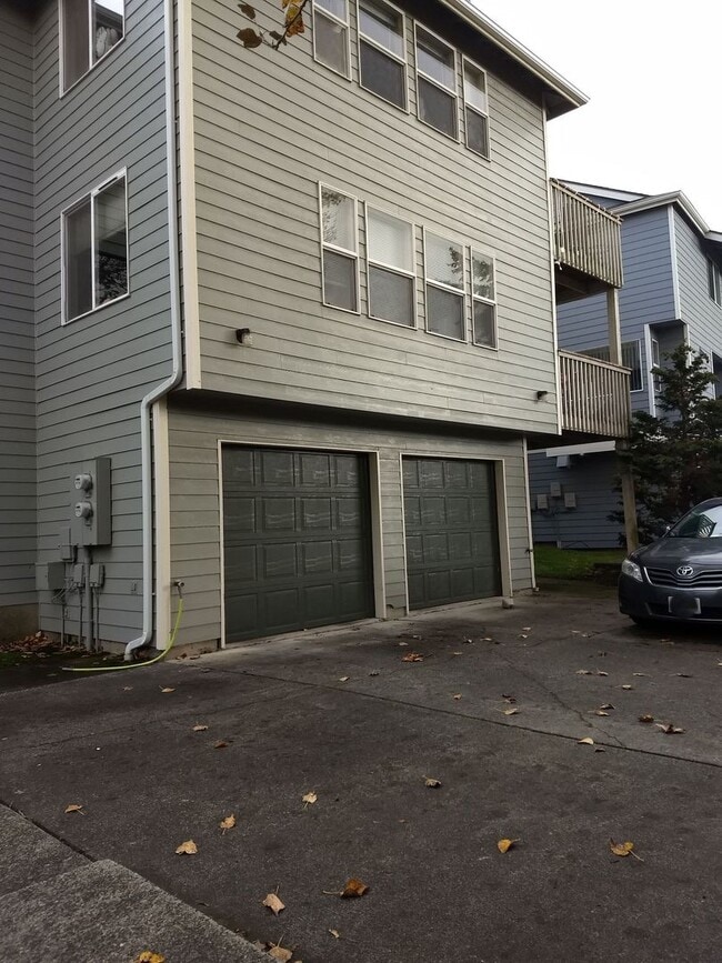 Building Photo - 811 Blueberry Ln