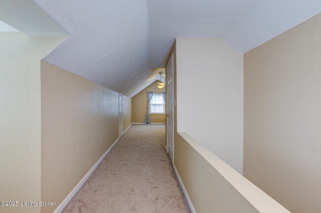 Building Photo - 442 Bauer Ave