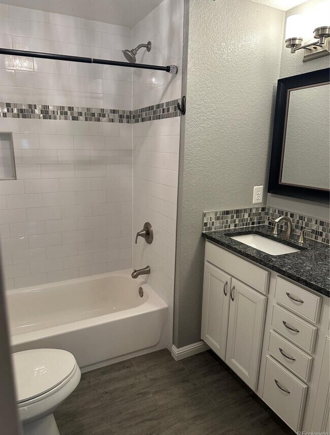 Building Photo - 4291 S Clarkson St