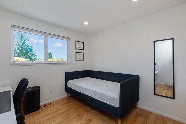 Building Photo - Beautiful 4 Bedroom Home in Richmond