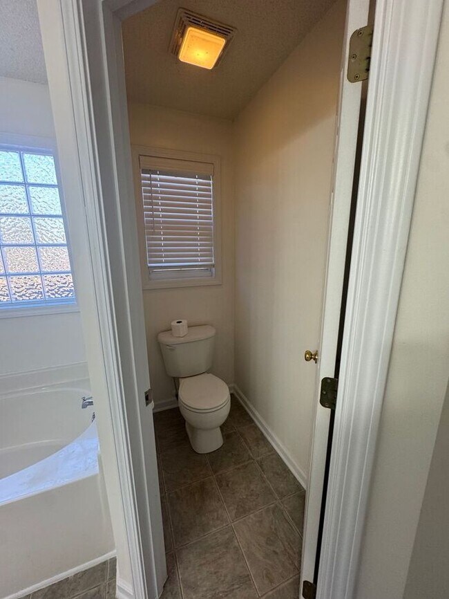 Building Photo - Beautiful 3BR 2BA Home w/ Fenced Backyard • At the end of Cul-De-Sac • Driveway Parking in Gaston