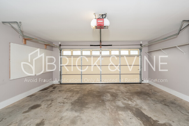 Building Photo - 45 Camellia Ln