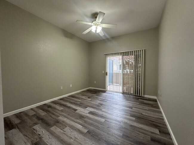 Building Photo - BEAUTIFUL 3BD/2BATH CONDO!