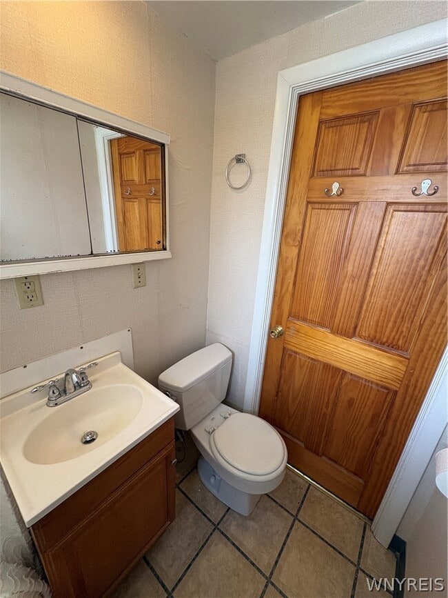 Building Photo - 57 Abbottsford Pl