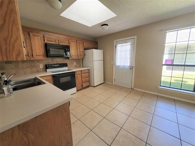 Building Photo - 4005 San Mateo Dr