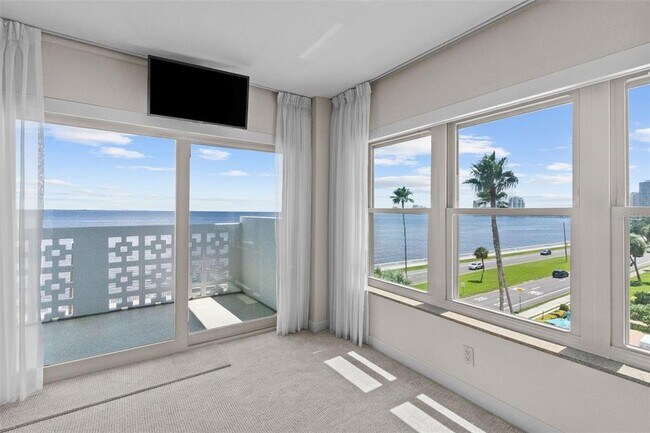 Building Photo - 2401 Bayshore Blvd