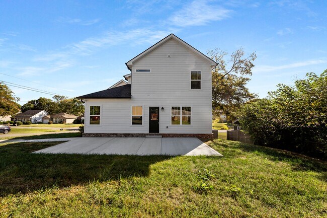 Building Photo - Beautiful Newer Construction Home in Old Hickory – 3 Bed, 2.5 Bath