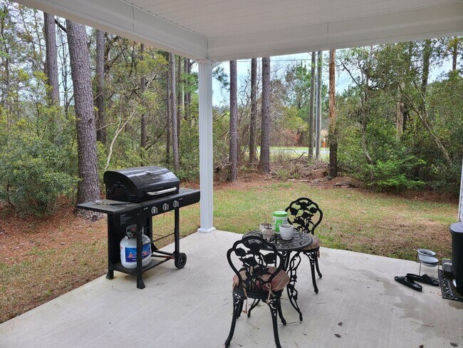Building Photo - 3 Bedroom, 2.5 bath unfurnished home in Hampstead near Surf City
