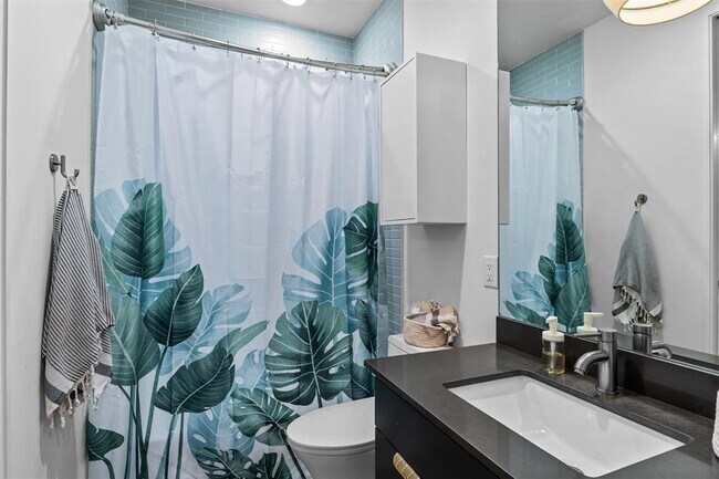 Building Photo - 5704 Driftwood Dr