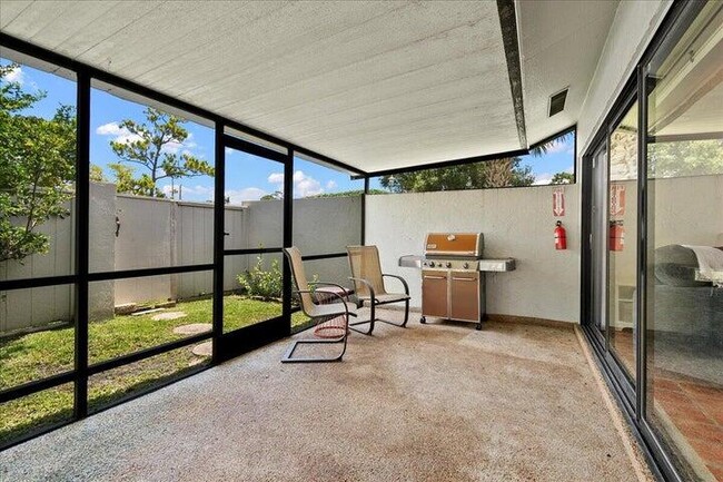 Building Photo - 12781 Spinnaker Ln