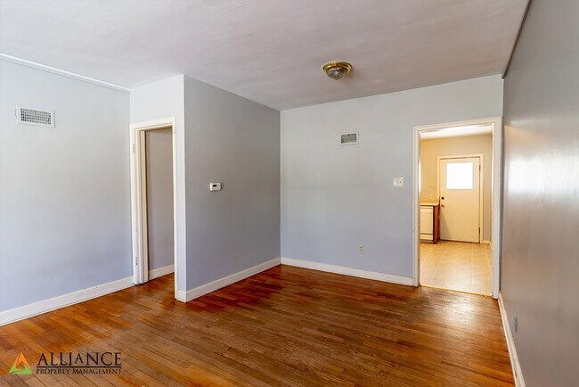 Building Photo - 1609 Poyntz Ave