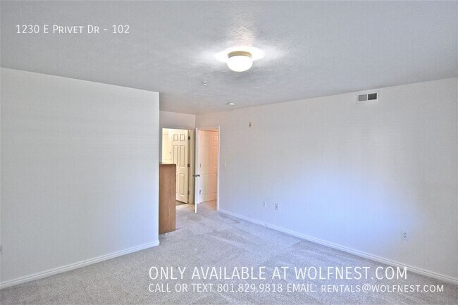 Building Photo - 1230 Privet Dr