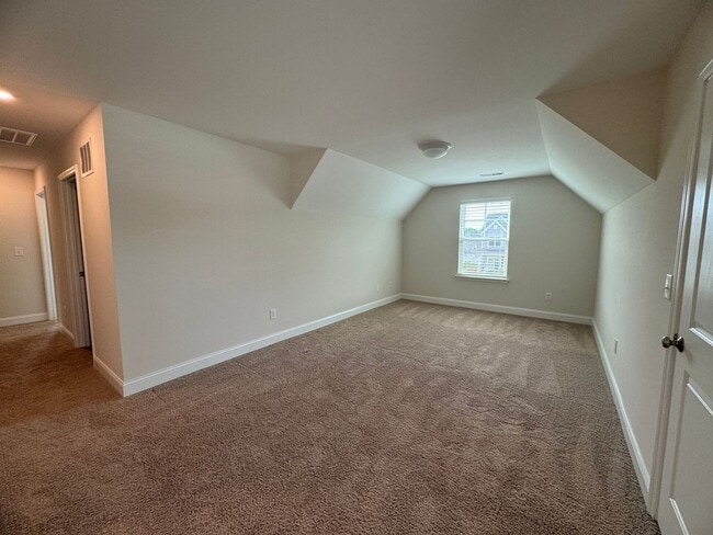Building Photo - Spacious 4BR 3BA home in Northern Greensboro
