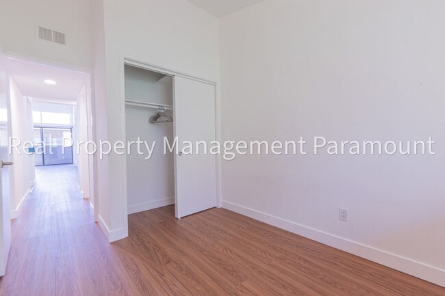 Building Photo - Spectacular 2 Bedroom, 2 Bath Condo with L...