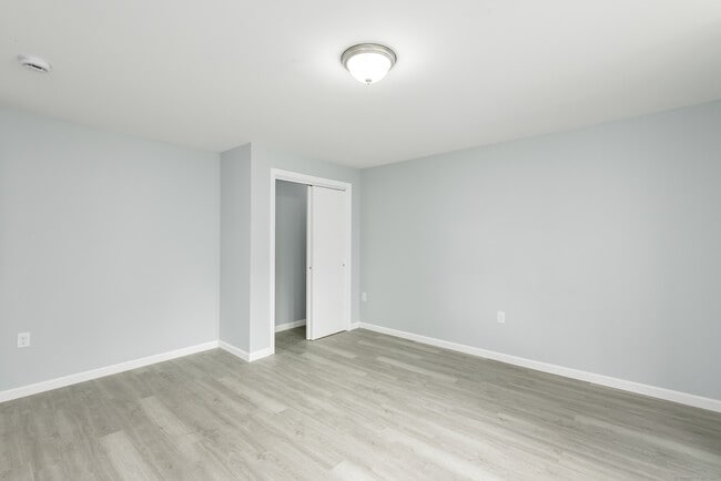 Building Photo - 37 Martin St