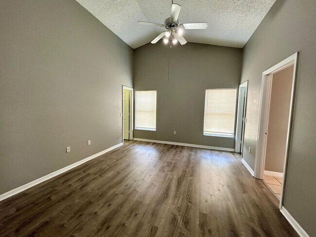 Building Photo - 138 Sir Phillips Dr