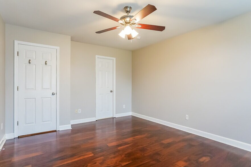 Building Photo - 4208 Knightsbridge Way