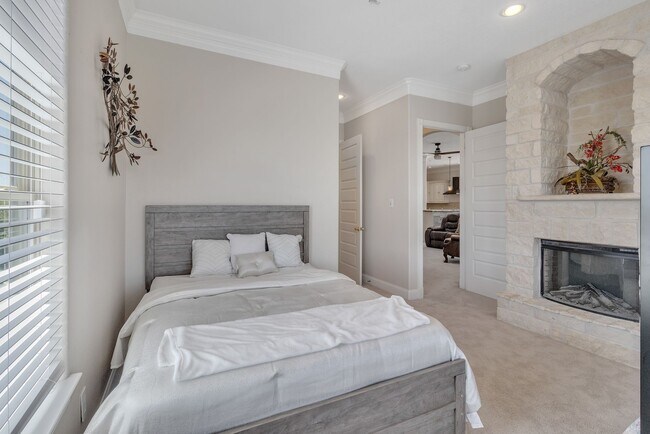 Building Photo - 615 29th St