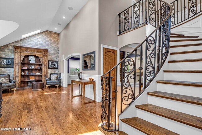 Building Photo - 620 Brookside Dr