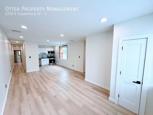 Building Photo - 2250 E Clearfield St