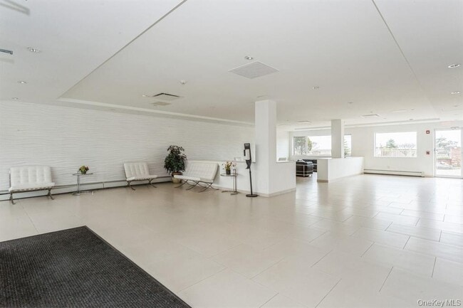 Building Photo - 830 Shore Rd