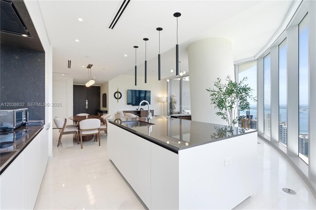 Building Photo - 300 Biscayne Blvd Way