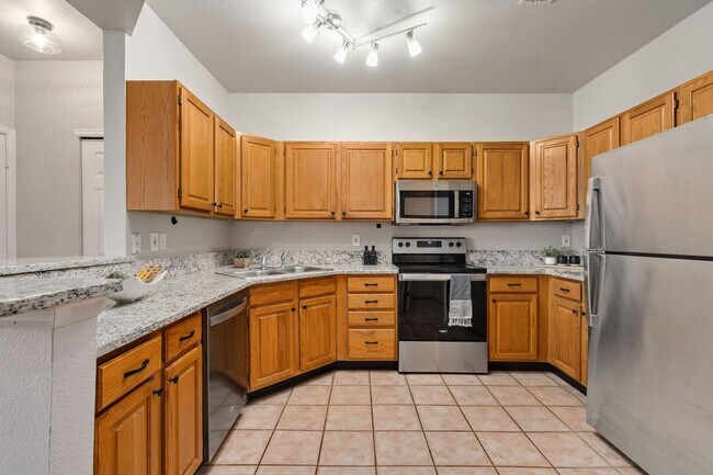 Building Photo - Students Welcome! 3 Bed, 2 Bath Condo in Rockbridge, SE Fort Collins