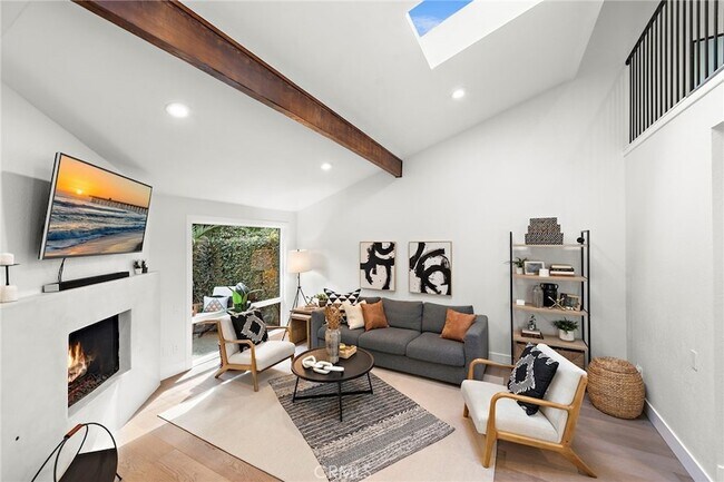 Building Photo - 12628 Newport Ave