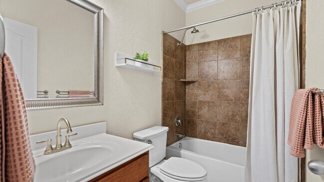 Building Photo - Beautifully Updated Smart Home Near Downtown San Antonio