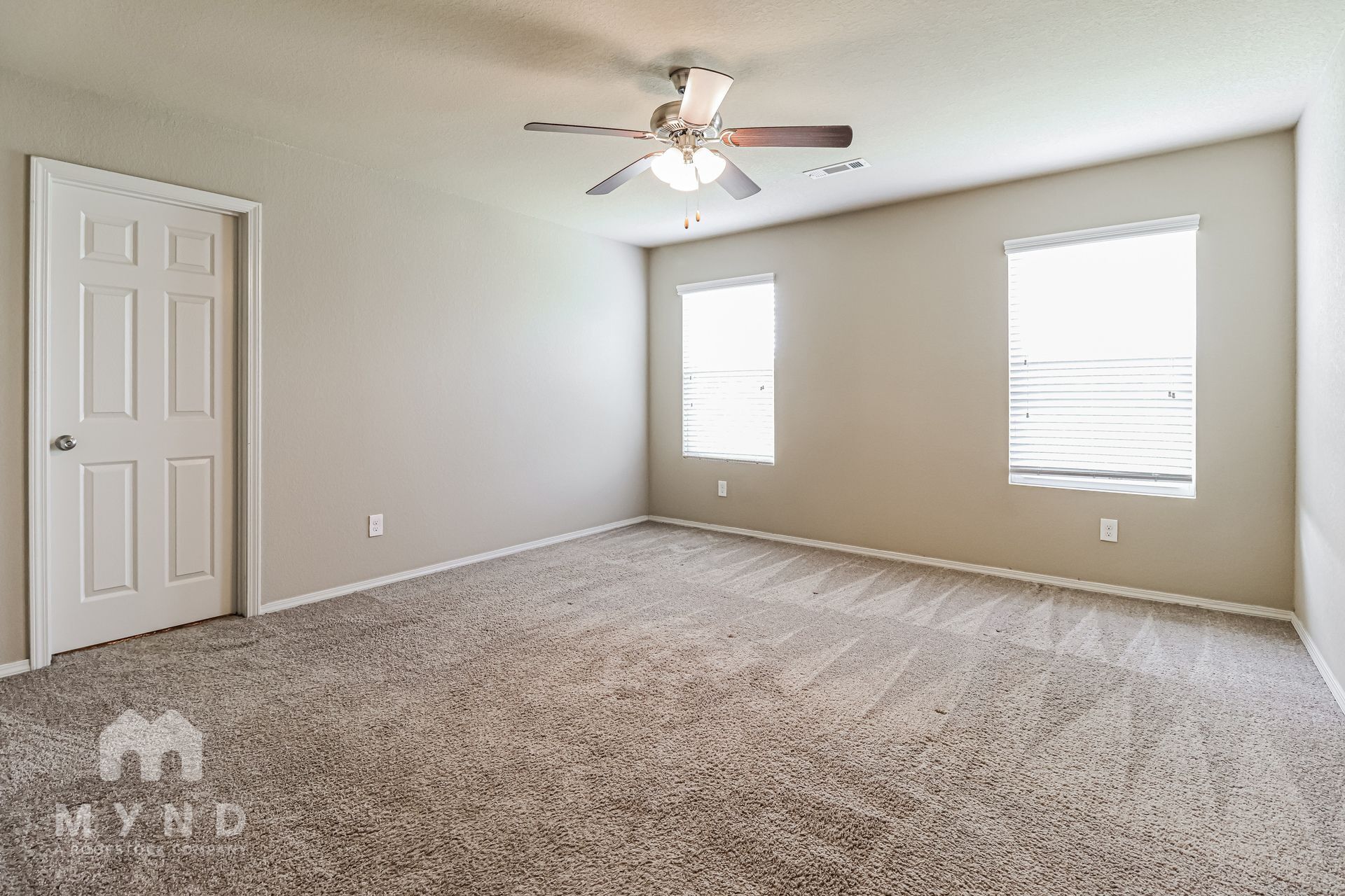 Building Photo - 934 Pinehurst Loop