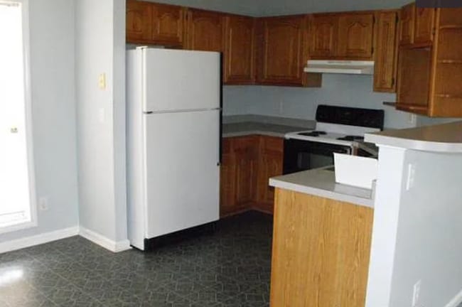 Building Photo - NEW LISTING!!!!!