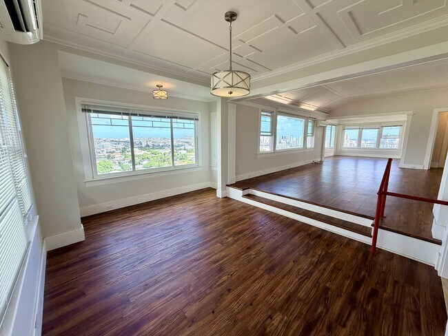 Building Photo - Exclusive Lower Manoa Historical Estate:  Panoramic Diamond Head Views & Modern Features