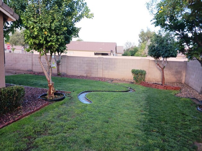Building Photo - Stunning UNFURNISHED 3-Bedroom Property wi...